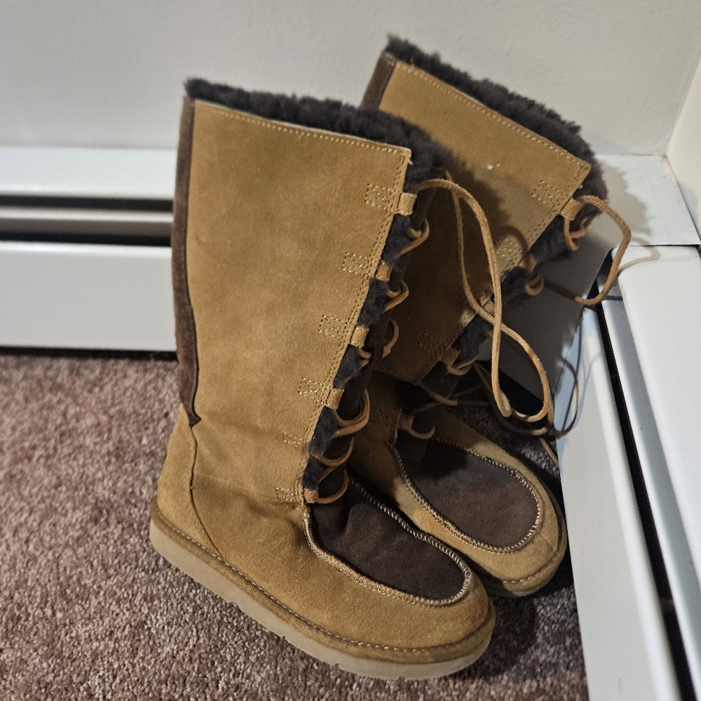 Size 6 Australian uggs tan and brown